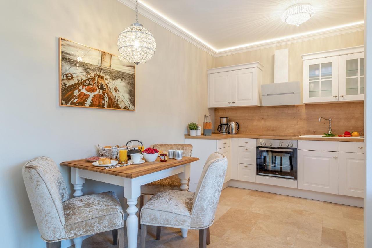 Ferienwohnung Traumhaus unter Reet Ostseeheilbad Ostseeheilbad Zingst Exterior foto
