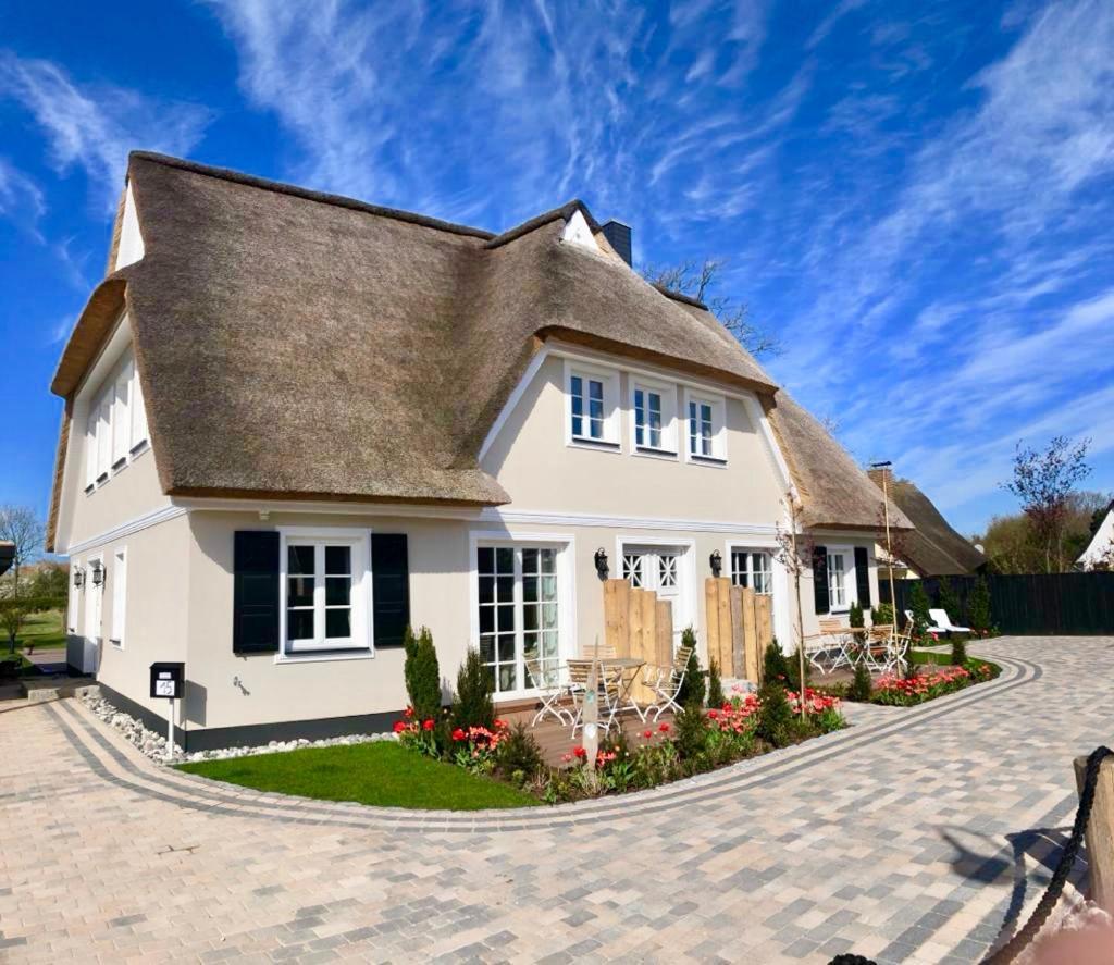 Ferienwohnung Traumhaus unter Reet Ostseeheilbad Ostseeheilbad Zingst Exterior foto